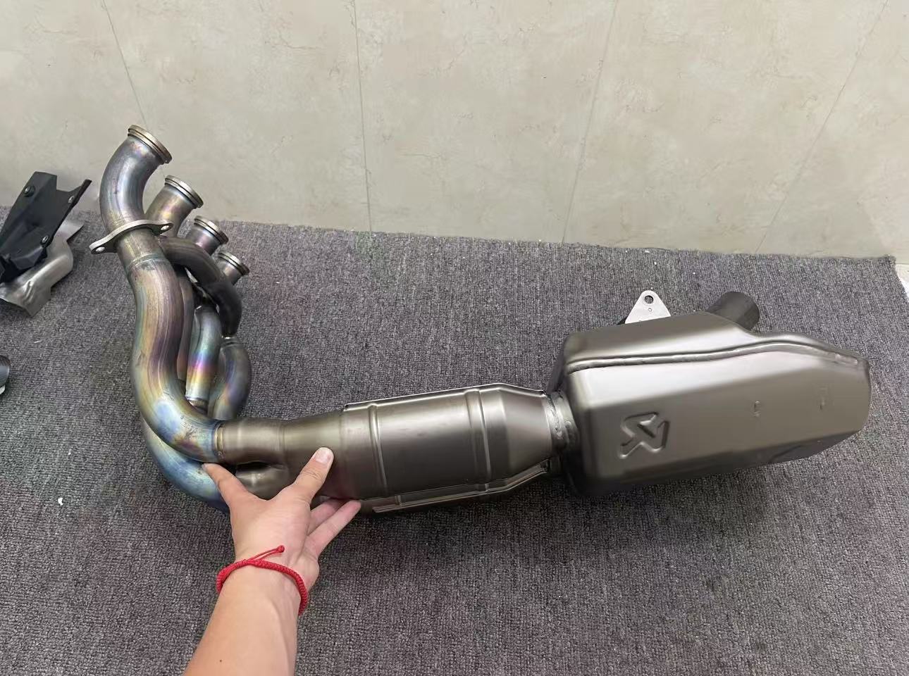 Suitable for exhaust of S100RR from 2020 to 2024